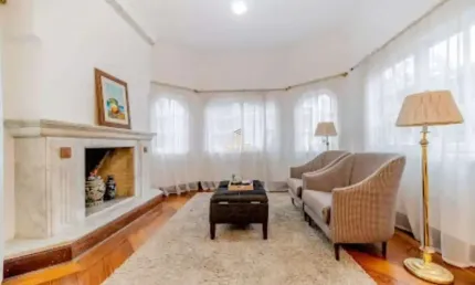 Alphaville 0 - Casa com 666m², 4 Suítes, 4 Vagas e Lazer com Piscina em Barueri/