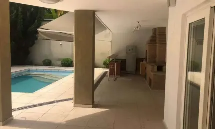 Alphaville 2 - Casa com 390m², 4 Suítes, 4 Vagas e Piscina em Barueri/SP! Contat