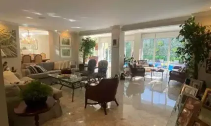Alphaville 4 - Casa com 457m², 3 Dorm (3 Suítes), 6 Vagas e Espaço Gourmet em Sa
