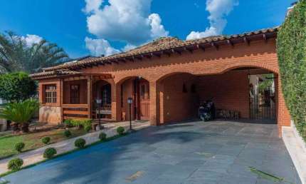 Alphaville 9 - Casa com 394m², 4 Dorm (2 Suítes), 4 Vagas, Planejados e Muito La