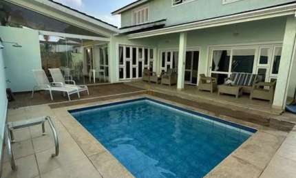 Residencial 10 - Casa com 403m², 4 Suítes, 4 Vagas e Área de Lazer com Piscina e