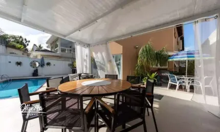 Alphaville 11 - casa com 500m², 4 suítes, 6 vagas e ampla área gourmet em santan