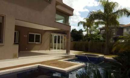 Alphaville 11 - Casa com 750m², 7 Suítes, 6 Vagas e Espaço Gourmet com Piscina e