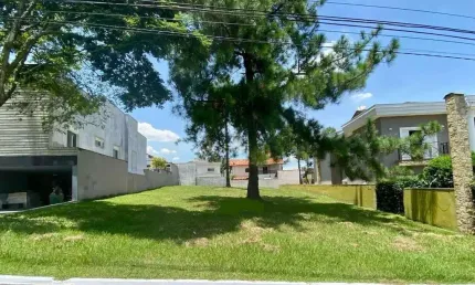 Alphaville 12 - terreno plano com 609m² e em localização privilegiada em santana