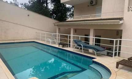 Conde II - Casa com 512m², 4 Suítes, Escritório, Piscina e Ótima Localização em