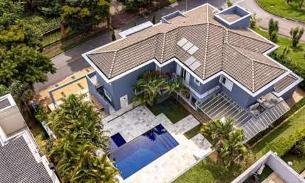 Burle Marx - Casa Mobiliada com, 5 Suítes, 10 Vagas, Piscina e Ótima Localização