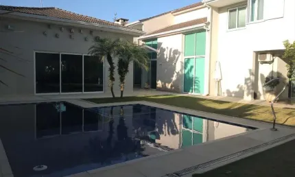 Residencial Três - Casa com 720m², 4 Dorm (2 Suítes), 2 Vagas, Churrasqueira e P