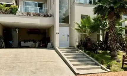 Gênesis I - Casa com 370m², 4 Suítes, 4 Vagas, Varanda e Closet em Santana de Pa