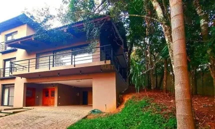 Vila Verde - Casa com 240m², 3 Suítes, 6 Vagas, Área Gourmet e Ótima Localização