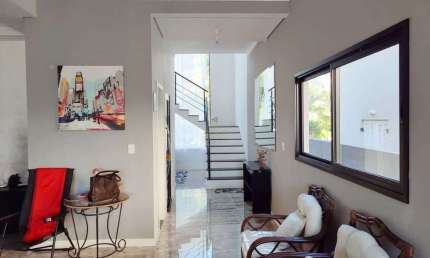 Casa com 3 dormitórios à venda, 290 m² por R$ 1.850.000 - Suru - Santana de Parn