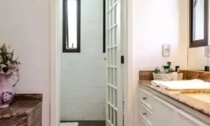 Alphaville 01 - Casa com 411m², 4 Quartos, 2 Suítes, 5 Vagas Em Barueri/SP! Cont