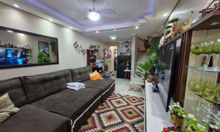 Casa à venda em Barueri com piscina e quarto c/ suíte - WhatsApp (11) 94584-8250