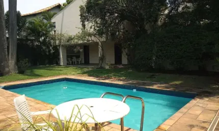 Casa com 301,55m² para locação em Santana de Parnaíba/SP (11) 94584-8250 WhatsAp