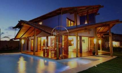 Casa de luxo em Coroa Vermelha com 5 suítes e 290m² - venda e locação por R$2.200.000