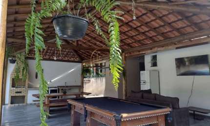 Casa à Venda em Coroa Vermelha: 4 Dorms, 5 Banheiros, R$900k