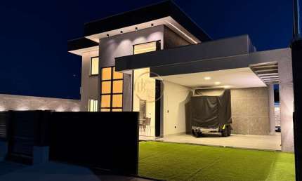Casa à Venda em Alto Taperapuan, Porto Seguro: 4 Suítes, 210m²