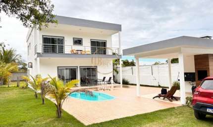 Casa 3 Suítes em Condomínio Corais, Porto Seguro – 200m² para Locação