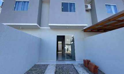 Sobrado com 2 dormitórios à venda, 72 m² por R$ 330.000,00 - Espinheiros - Itajaí/SC