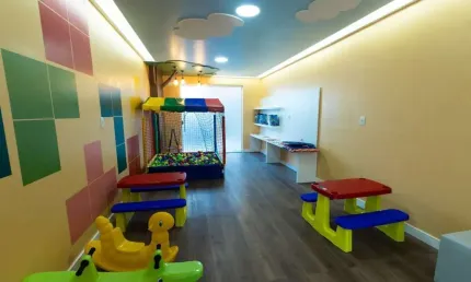Foz do Iguaçu apartamento que é um símbolo de muita elegância 3/4 quartos sendo 1 suíte com 2 vagas 15