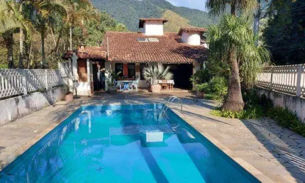 Casa com 3 dormitórios à venda, 238 m² por R$ 980.000,00 - São Francisco - São Sebastião/SP