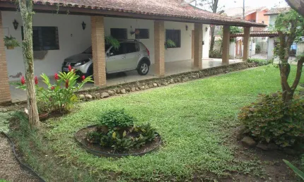 Casa com 3 dormitórios à venda, 500 m² por R$ 930.000,00 - São Francisco - São Sebastião/SP