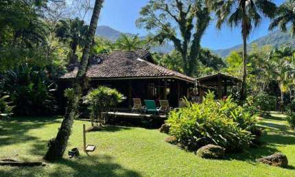 Casa com 3 dormitórios à venda, 263 m² por R$ 2.900.000,00 - Camburi - São Sebastião/SP
