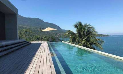 Linda casa frete ao mar, à venda na costeira da Feiticeira, Ilhabela - CA0497.