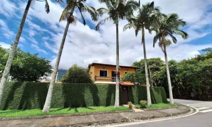 Casa com 3 dormitórios e edicula com 02 dormitórios à venda,  - Reserva Du Moulin - São Sebastião/SP