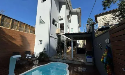Sobrado com 3 dormitórios à venda, 182 m² por R$ 1.650.000 - São Francisco - São Sebastião/SP