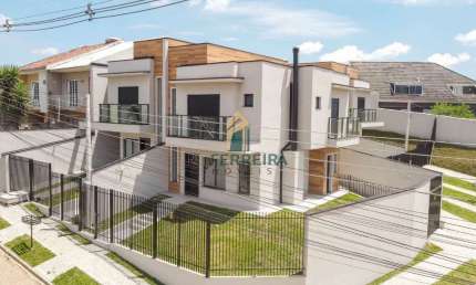 Casa com 3 quartos à venda no Atuba, Curitiba  por R$ 735.000