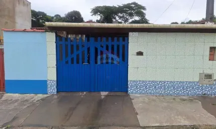 Casa com piscina à venda no Centro de Bertioga – 2 quartos