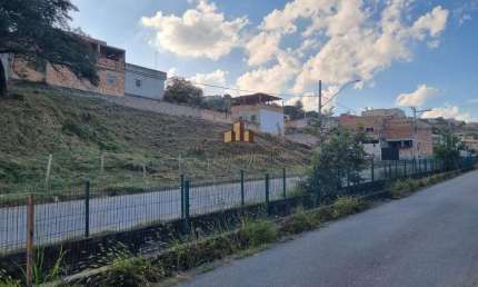 Terreno à venda na Rua de Brasilia, 33, Duque de Caxias, Betim por R$ 120.000