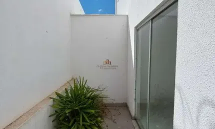 Casa com 2 quartos à venda na Rua Pinheiros, 54, Monte Verde, Betim por R$ 350.000