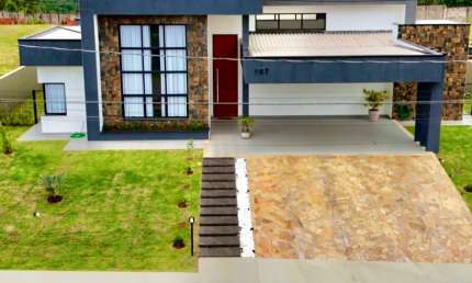 Maravilhosa casa Térrea de Alto Padrão no Condomínio Terras Caxambu com 340m²