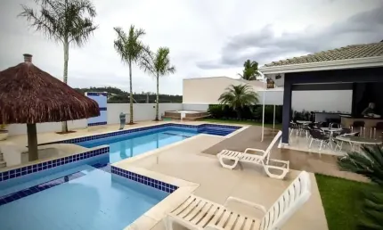 Oportunidade! Casa de Alto Padrão no Condomínio Terras de São Carlos com 500m² de área construída