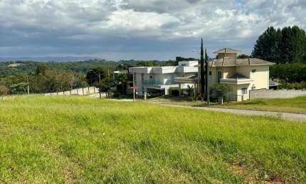 OPORTUNIDADE! Terreno com 1.590m² de área total no Condomínio Terras Caxambu