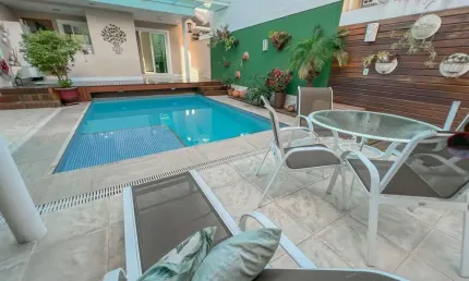 Casa linda próximo as melhores praias da região oceânica