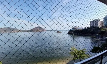 Apartamento lindo de 4 quartos com 1 suíte , frente mar!
