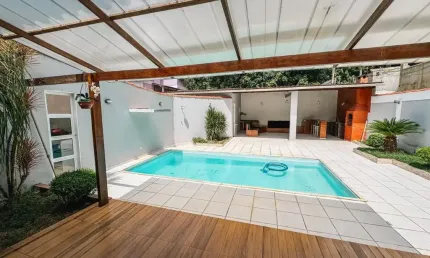 Casa simplesmente espetacular próximo as melhores praias de região oceânica