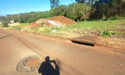 Terreno à venda na Rua Pioneira Eufrázia Goelzer Araújo, 232, Jardim das Flores, Maringá