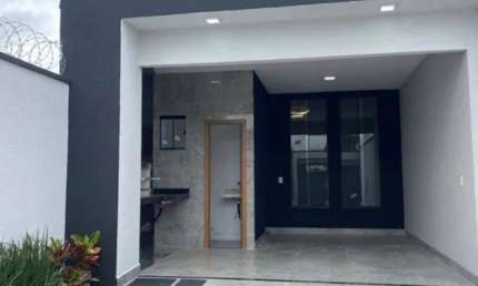 Linda casa alto padrão 3 quartos com suite, quintal, escelente localização no Residentia Santa Fè