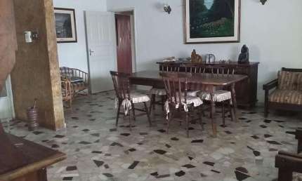 Casa para Venda em Juiz de Fora, Centro, 5 dormitórios, 1 suíte, 3 banheiros, 2 vagas