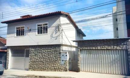Casa para Venda em Juiz de Fora, Jardim Glória, 3 dormitórios, 1 suíte, 2 banheiros, 2 vagas