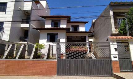 Casa para Venda em Juiz de Fora, Democrata, 5 dormitórios, 2 suítes, 4 banheiros, 6 vagas