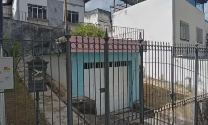 Casa para Venda em Juiz de Fora, São Mateus, 4 dormitórios, 1 suíte, 2 banheiros, 2 vagas