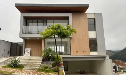 Maravilhosa casa com 4 suítes para Venda no bairro Estrela Alta em Juiz de Fora, MG