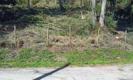 Lote com 3 mil metros em condominio fechado no Salvaterra por apenas 200 mil Reais.