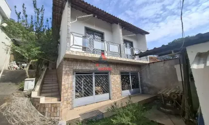 Casa em amplo terreno no bairro granjas betânia a 10 minutos do centro de juiz de fora-mg
