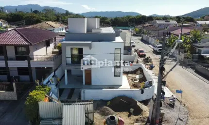 Sobrado à venda no bairro forquilhas em são josé-sc, com 3 quartos, 1 suíte, 2 vagas