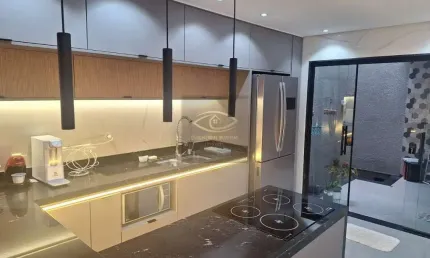 Imperdível oportunidade de adquirir casa de alto padrão na Vila Beatriz, São Paulo - SP, com 3 quartos, 1 suíte, 2 salas, 4 banheiros, 4 vagas de garagem e 150,00 m² de área.